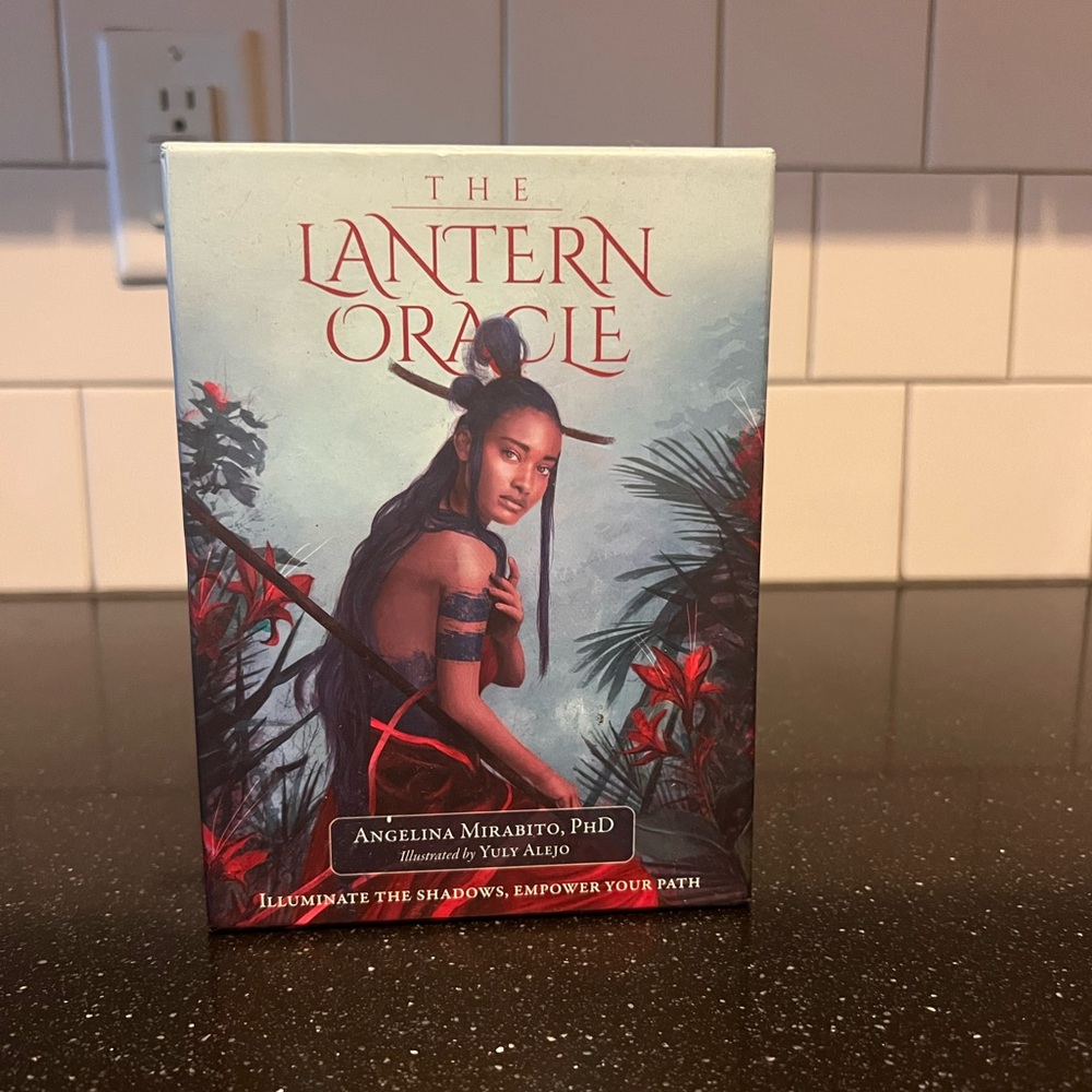 The Lantern Oracle
Lightly used